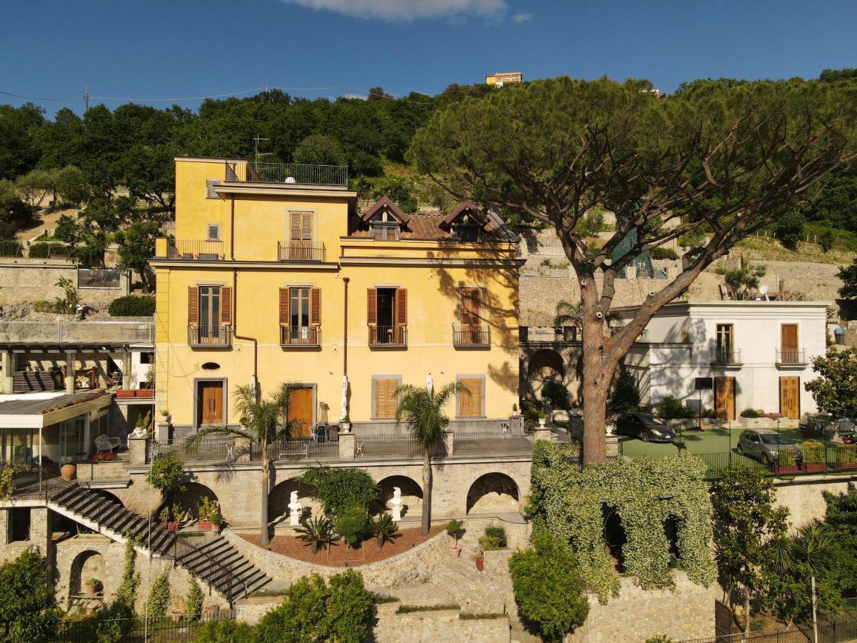 Villa Di Natale Pagani Extérieur photo